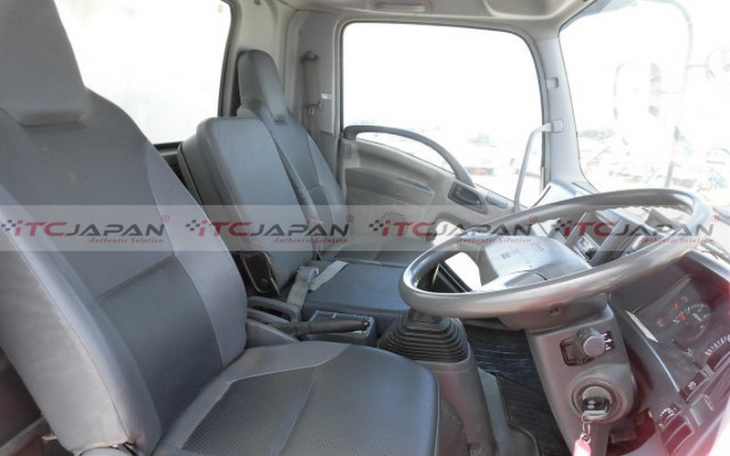 ISUZU FORWARD (2009)