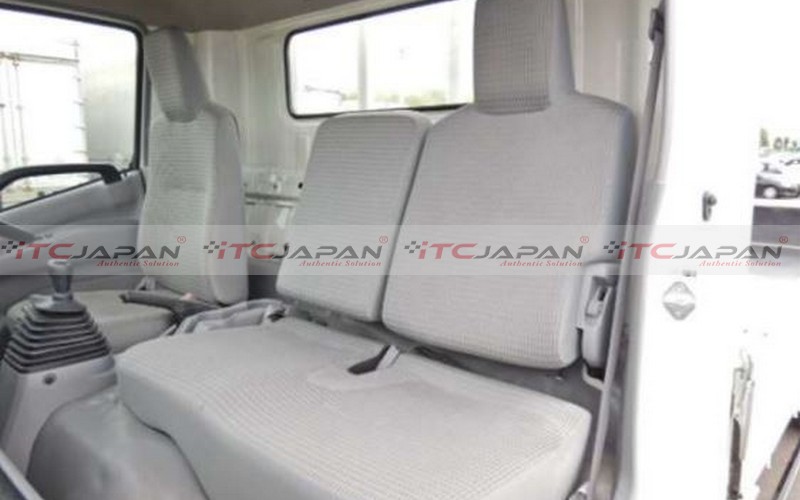 TOYOTA DYNA (2018)