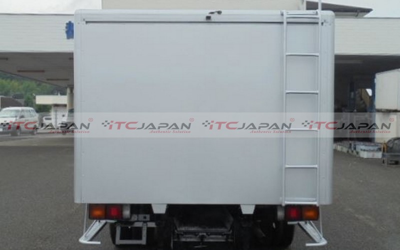 MITSUBISHI CANTER (2005)