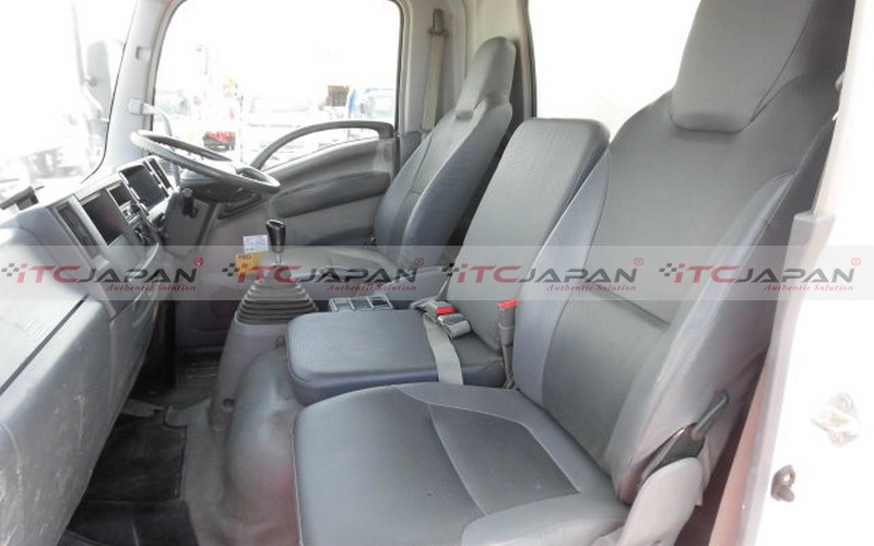 ISUZU FORWARD (2009)