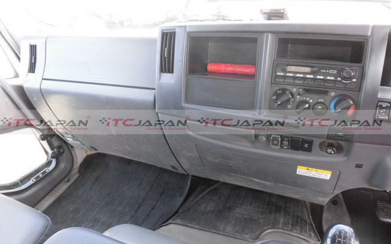 ISUZU FORWARD (2009)
