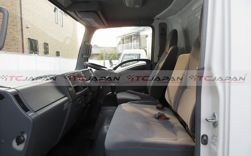 ISUZU ELF (2009)