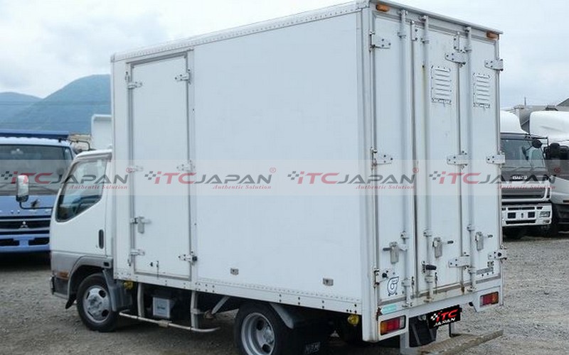 MITSUBISHI CANTER (2001)