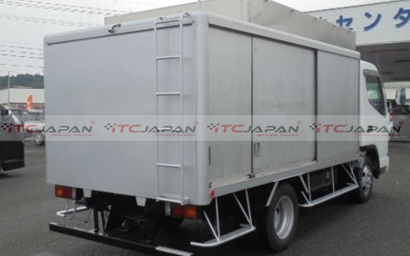 MITSUBISHI CANTER (2005)