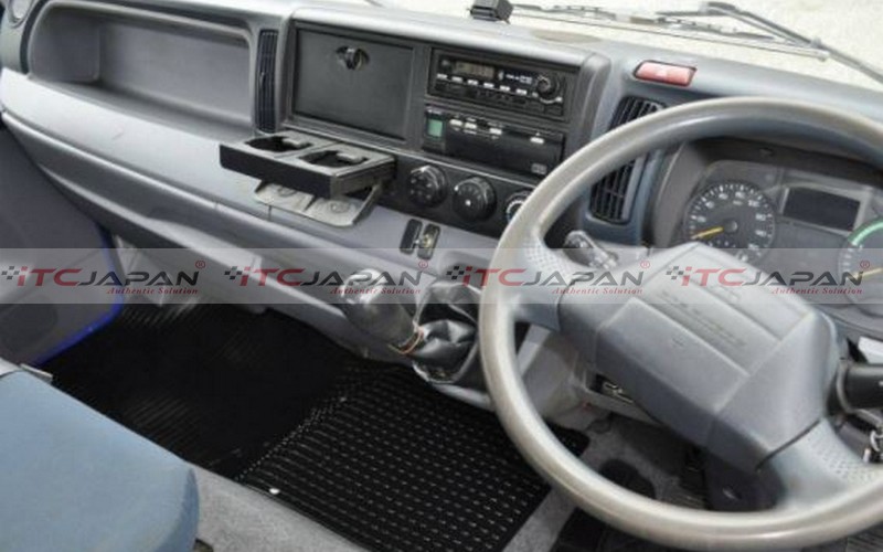MITSUBISHI CANTER (2013)