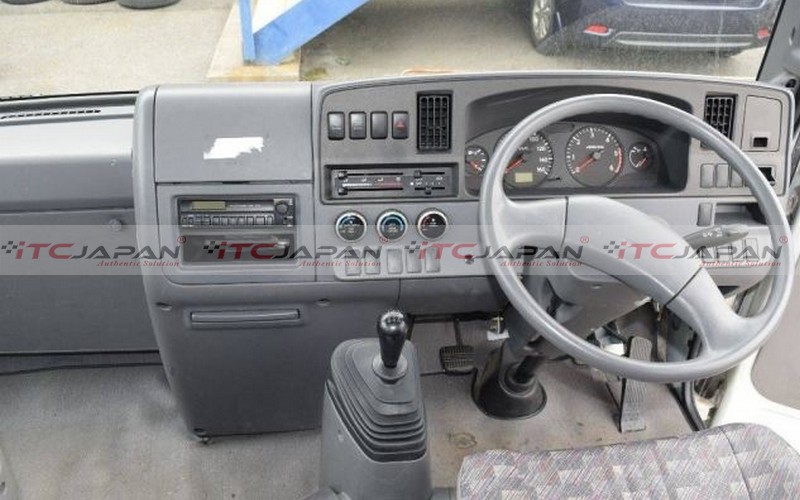 NISSAN CIVILIAN (2005)