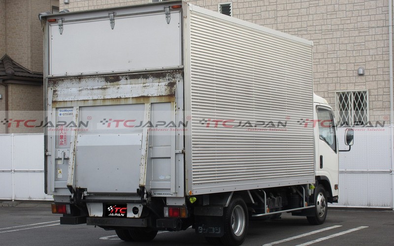 ISUZU ELF (2009)