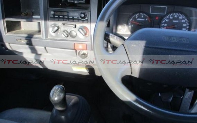 ISUZU ELF (2009)