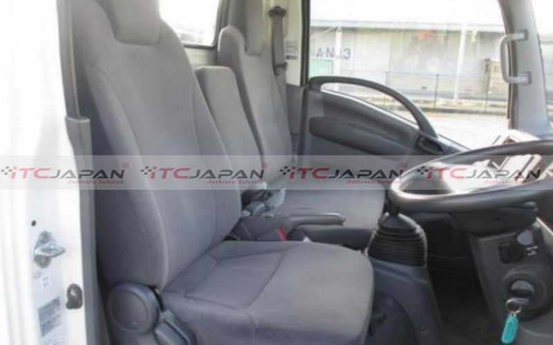 MAZDA TITAN (2013)