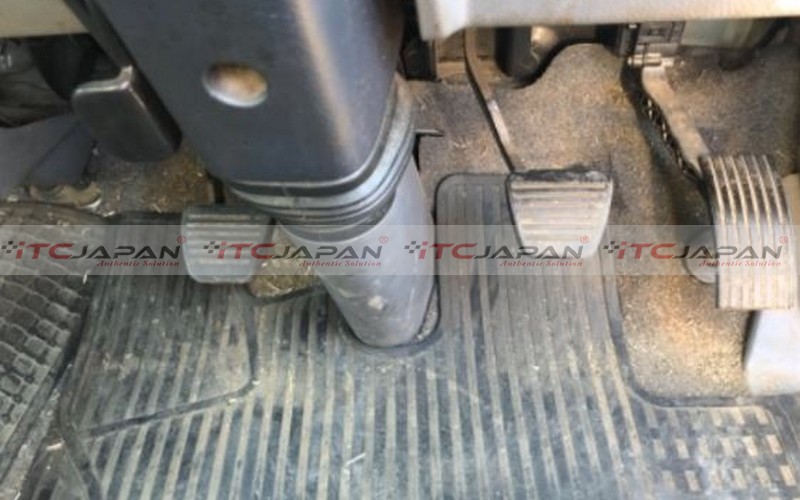 MITSUBISHI CANTER (2013)