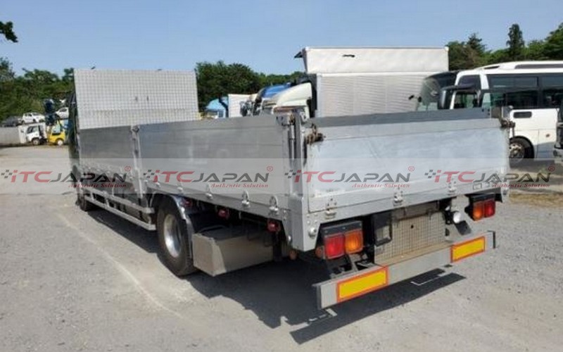 MITSUBISHI FUSO FIGHTER (2009)