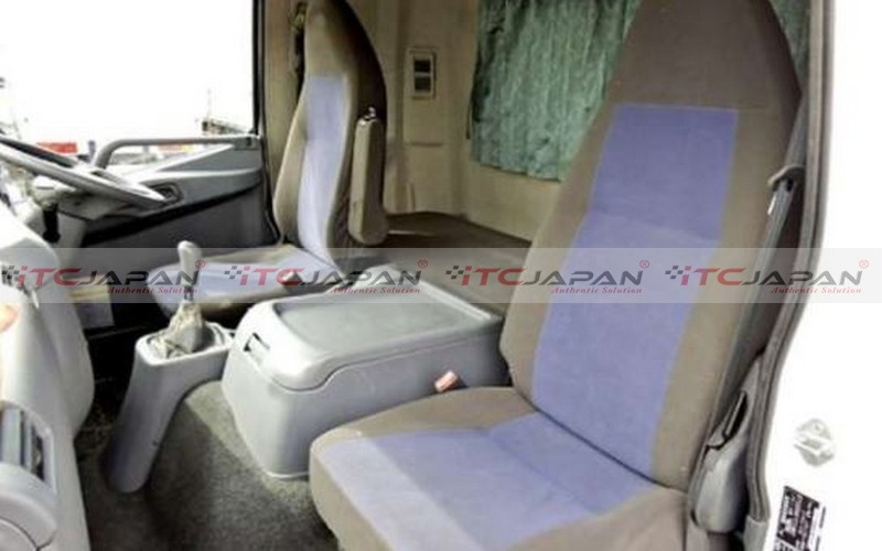 MITSUBISHI FUSO FIGHTER (2012)