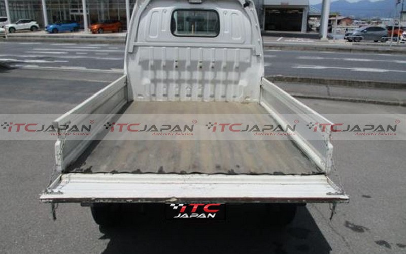 SUZUKI CARRY TRUCK (2001)