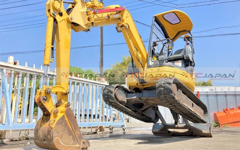 KOMATSU MINI EXCAVATORS (2011)
