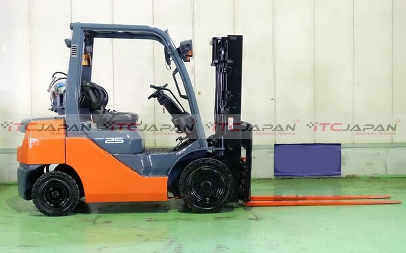 TOYOTA FORKLIFTS (2010)