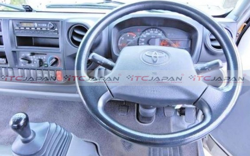 TOYOTA TOYOACE (2013)