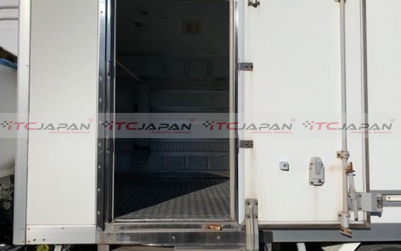 ISUZU ELF REFRIGERATOR (2007)