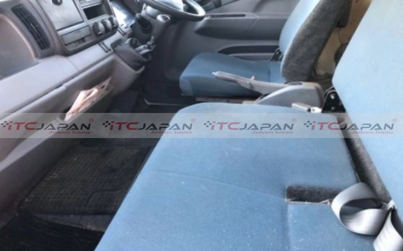 MITSUBISHI CANTER (2013)