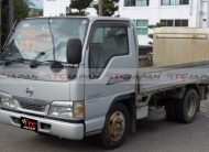 NISSAN ATLAS (2003)
