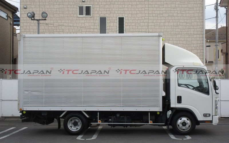 ISUZU ELF (2009)