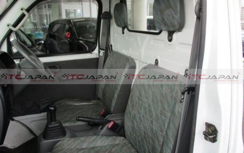 SUZUKI CARRY TRUCK (2001)