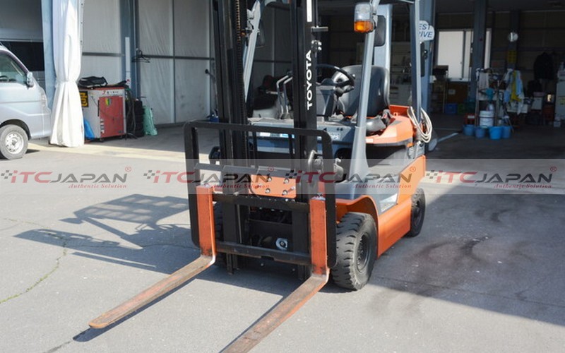 TOYOTA FORKLIFTS (2016)