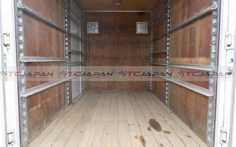 MITSUBISHI CANTER (2001)
