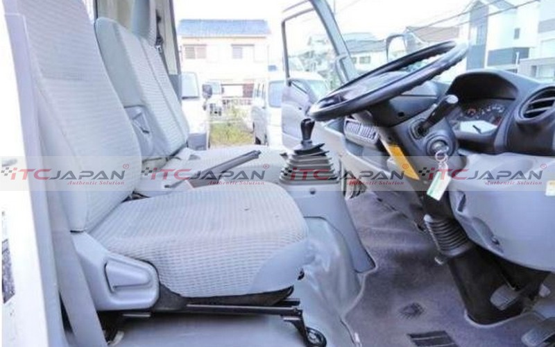 TOYOTA TOYOACE (2013)