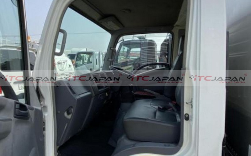 ISUZU ELF (2008)