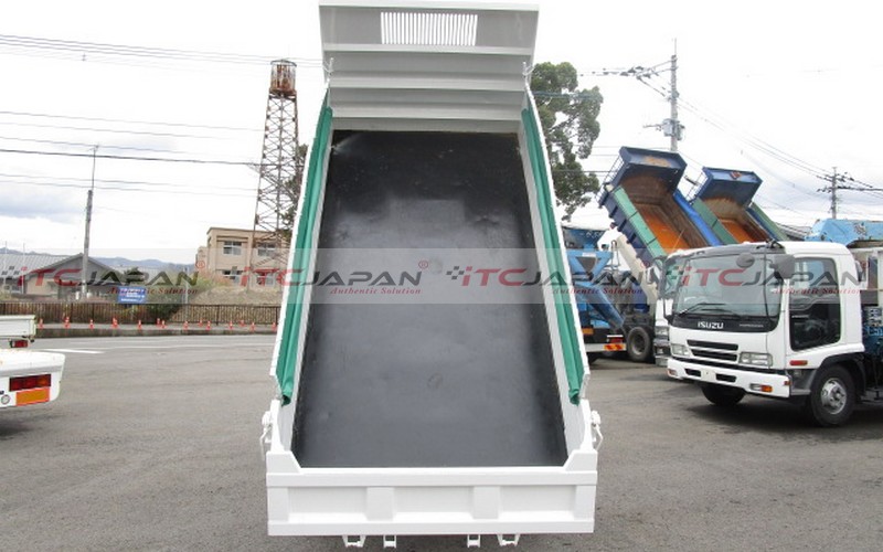 ISUZU ELF (2006)