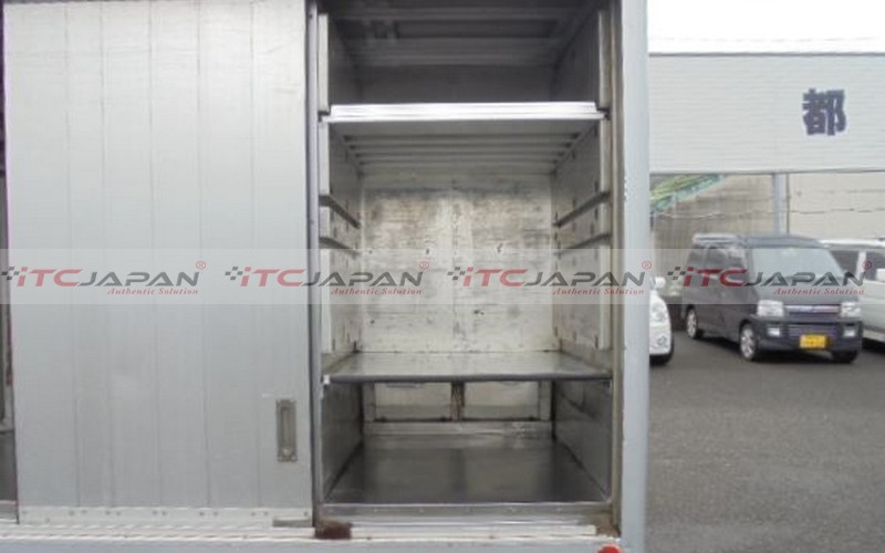 MITSUBISHI CANTER (2005)