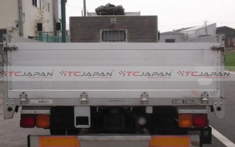MITSUBISHI FUSO FIGHTER (2006)