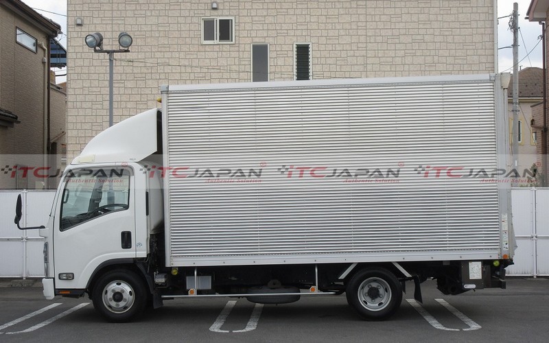 ISUZU ELF (2009)