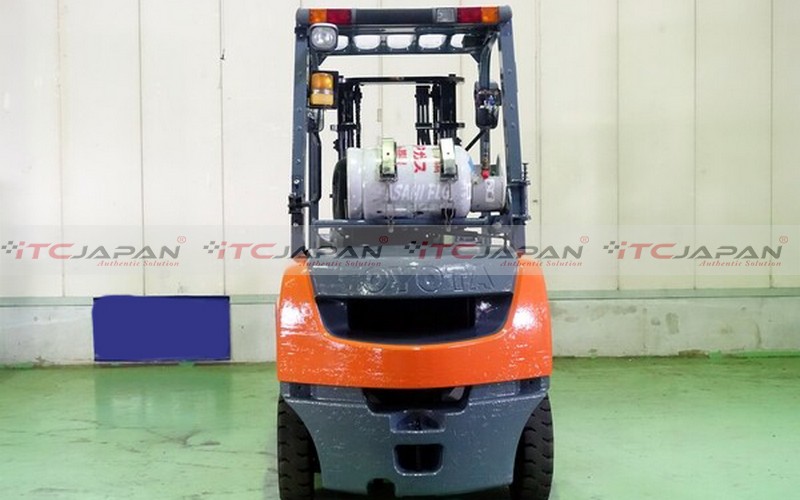 TOYOTA FORKLIFTS (2010)