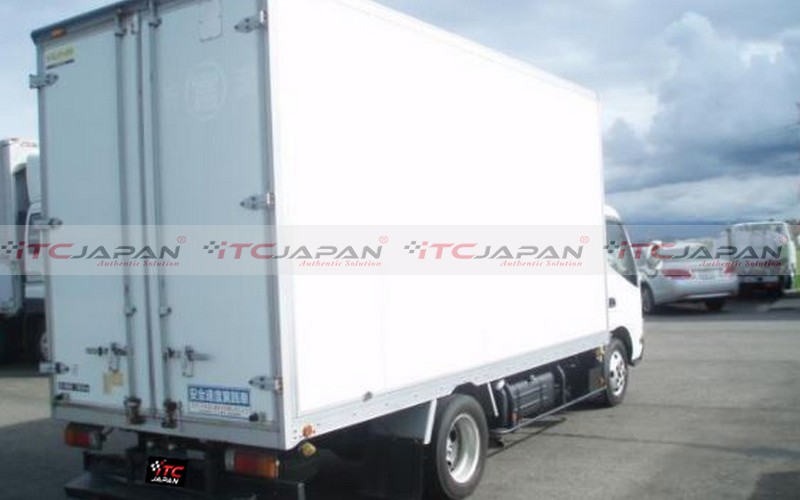 HINO DUTRO (2008)