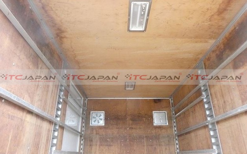 MITSUBISHI CANTER (2001)