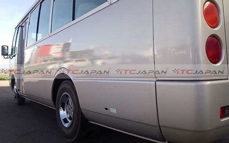 MITSUBISHI ROSA (2000)