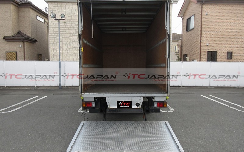 ISUZU ELF (2009)