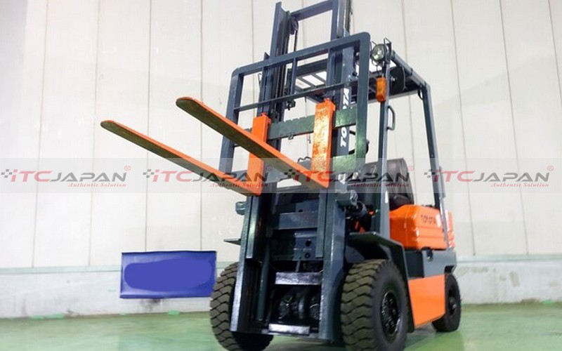 TOYOTA FORKLIFTS (1993)