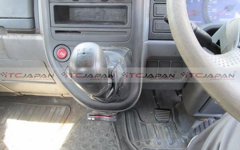 MITSUBISHI CANTER (2005)