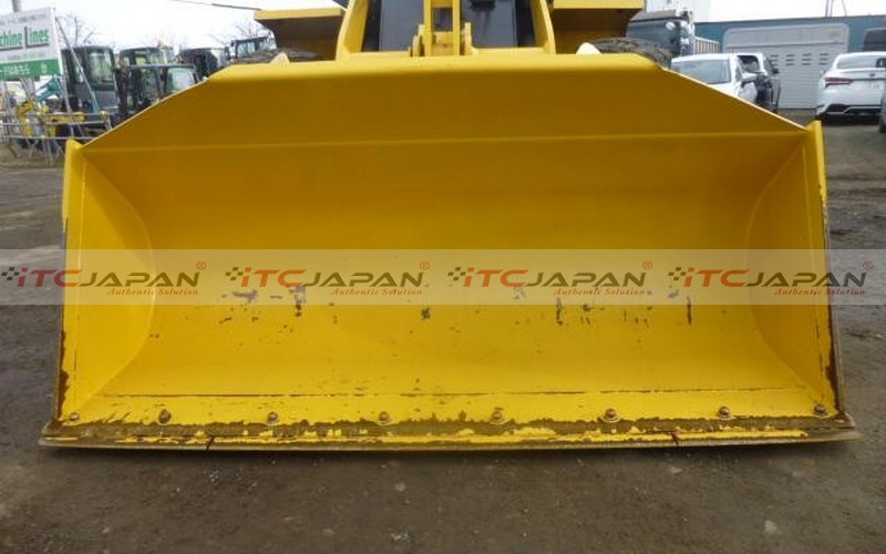 KOMATSU WHEEL LOADERS (2012)