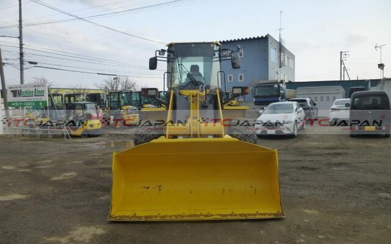 KOMATSU WHEEL LOADERS (2012)