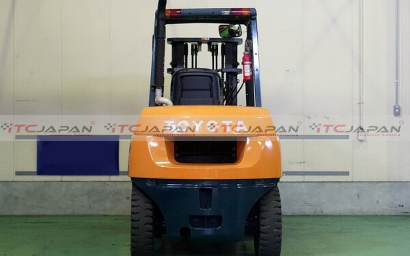 TOYOTA FORKLIFTS (2010)