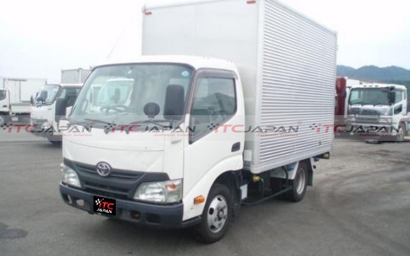 TOYOTA DYNA (2014)