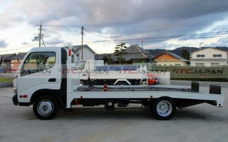 TOYOTA DYNA CAR CARRIER (2010)