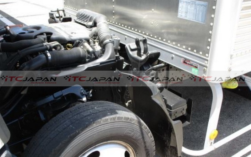 MAZDA TITAN (2010)