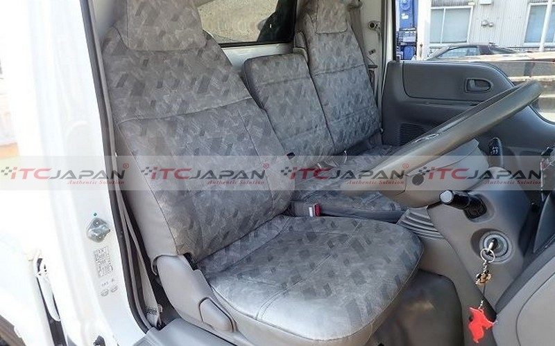 MAZDA TITAN (2006)