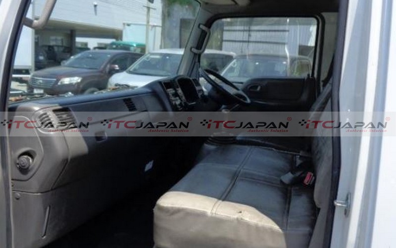 MAZDA TITAN -LOW MILEAGE (2004)
