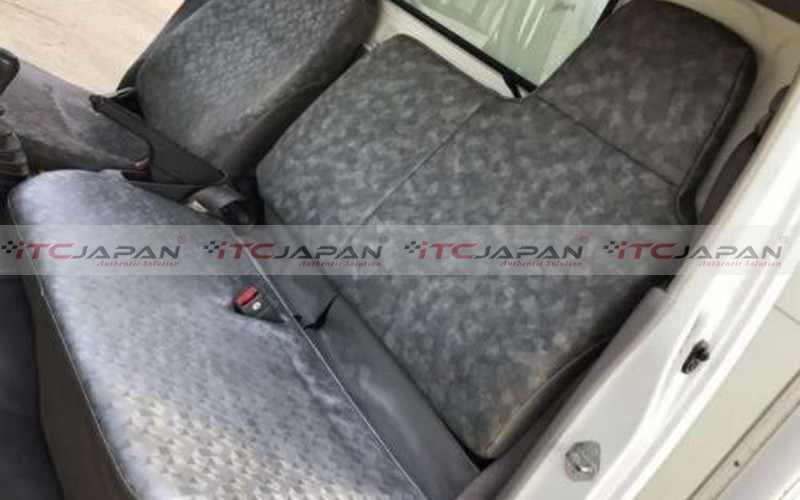 TOYOTA DYNA REFRIGERATOR (2004)