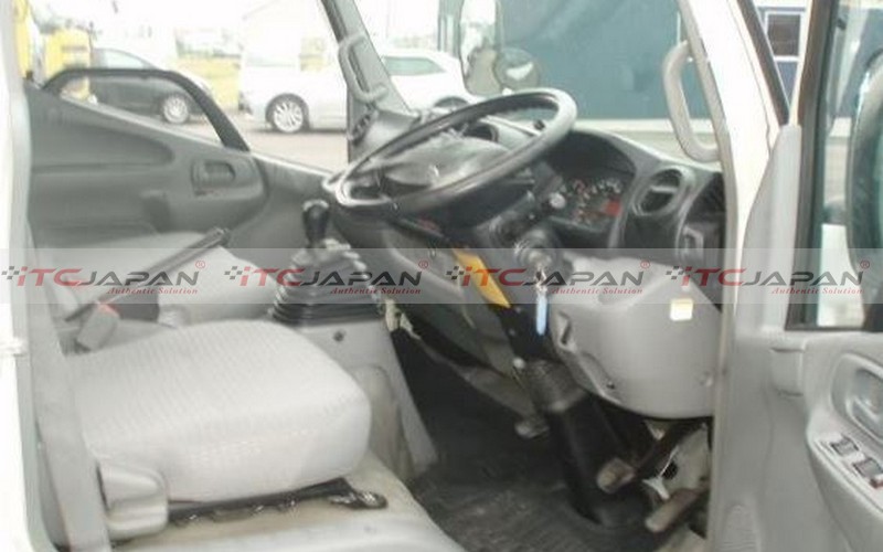 TOYOTA DYNA (2014)